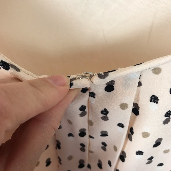 Ann Taylor cap sleeve flowy blouse - Picture 6 of 7